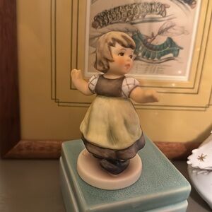 Vintage 1950s Goebel Hummel